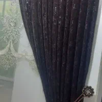 کنار پرده مخمل