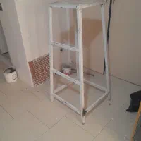 چهار پایه اهنی