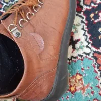 کفش|کیف، کفش، کمربند|قم, نیروگاه|دیوار