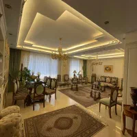 ۲۳۰ متر .سالن پرده خور .۲ پارکینگ،غرب فلکه اول