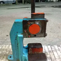 پرس دستی 21کیلویی چدن درحد