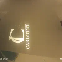 یک عدد بارانی نو برند carloti