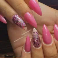 درخواست ناخنکار ماهربه صورت اجاره لاین وهم درصدی