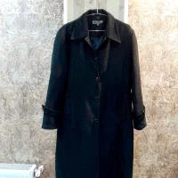 تعدادی مانتو و پالتو زنانه