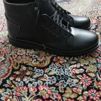 نیم بوت مردانه سایز ۴۴ نو یک بار پوشیده نشده.