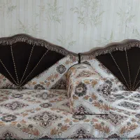 پشتی یا شاهنشین