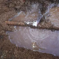 پیدا کردن نشتی با دستگاه دقیق رفع نم و رطوبت زدگی|خدمات پیشه و مهارت|بجنورد, |دیوار