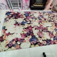 فرش ماشینی ۷۰۰شانه ۴متری بسیار زیبا و باکیفیت