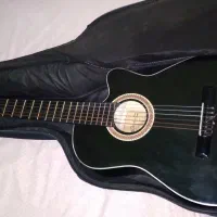 گیتار دیاموند سالم و تمیز