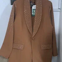 کت مجلسی و شلوار سایز ۴۴ تا ۴۶.اتیکت دار کاملا نو