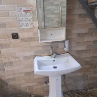 روشویی و آیینه