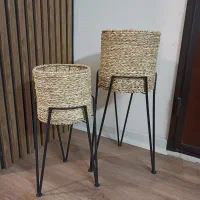 گلدان حصیری ، پایه گلدان فلزی