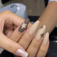 آموزش و خدمات کاشت ناخن