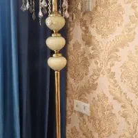 آباژرو ایستاده