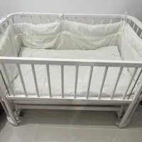 تخت کنار مادر