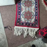 قالی کوچیک دستبافت با بند مرینوس ریز بافت