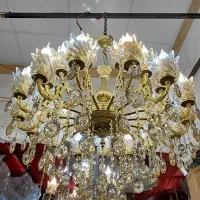 لوستر برنجی۱۵ شاخه ۳۰ شعله ۲ گل طلایی با کیفیت