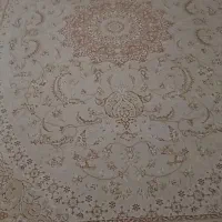 فرش کرم رنگ