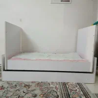 تخت بچه لالایی