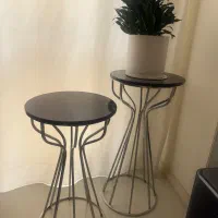 میز کنار سالنی