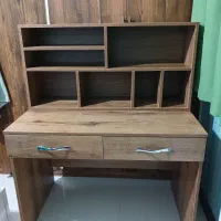 میز تحریر سالم