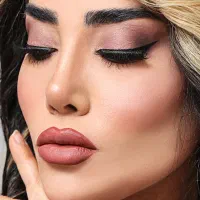 خدمات و آموزش تخصصی میکاپ