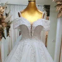 لباس عروس زیبا|لباس|نجف‌آباد, باغ ملی|دیوار