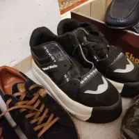 کفش و کتانی|کیف، کفش، کمربند|رشت, جانبازان|دیوار