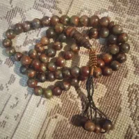 تسبیح کهربا و سندلوس