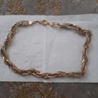 گردنی شانل۷۰بالای تابلو