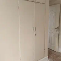 درب کمد دیواری سالم تمیز