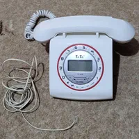 تلفن رو میزی