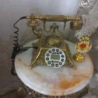 میز برنز  و تلفن برنزی سالم و نو|میز تلفن|قم, بنیاد|دیوار