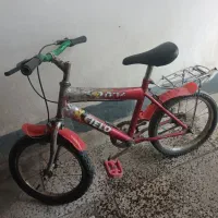 دو عدد دوچرخه ۱۶ و ۱۲