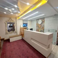 سریعا به یک کارگر  آقا و خانه دار خانم نیازمندیم.