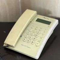 ۳ عدد تلفن باهم