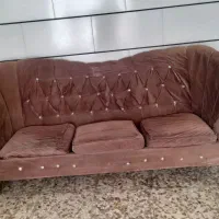 یک عدد مبل ۳ نفره