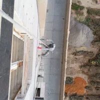 خدمات داربست.پیچ ورولپلاک سنگ نما.نانو بدون داربست|خدمات پیشه و مهارت|شازند, |دیوار