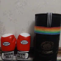 کیسه بوکس و دستکش بوکس