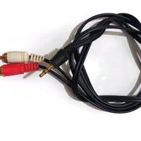 تعدادی کابل VGA و برق ارت‌دار + مبدل DVI به VGA