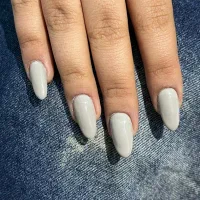 کاشت ناخن و مانیکور