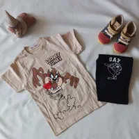 تعدادی لباس بچه