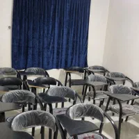 صندلی تحصیلی. مارک قدییمیان