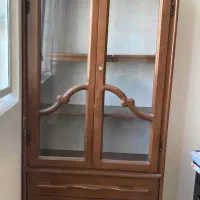 کتابخانه ویترینی چوبی