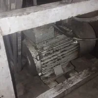 چرخ گوشت تسمه ای .یخچال بستنی قدیمی به شرط|خردکن، آسیاب، غذاساز|کرج, محمود آباد|دیوار