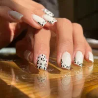 دستیار ناخنکار