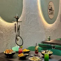 باریستا و دستیار آشپز کافه