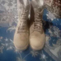 پوتین|کیف، کفش، کمربند|کرباسک, |دیوار