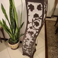 آباژور ایستاده