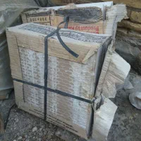 کفش و۲ کارتن کاشی کف ۳۰در۳۰ و۶۰ در۶۰